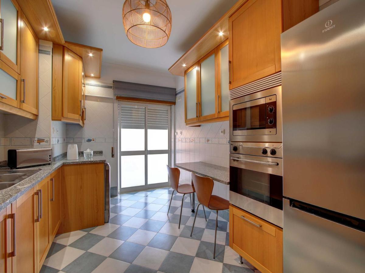 Balcony With View, Private Garage, An Elevator Apartment Сетубал Екстериор снимка