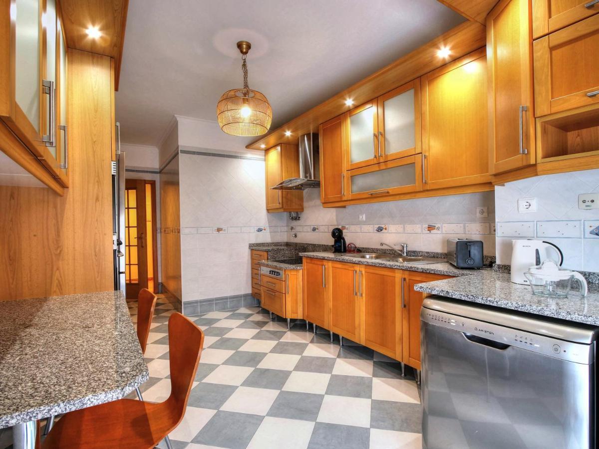Balcony With View, Private Garage, An Elevator Apartment Сетубал Екстериор снимка